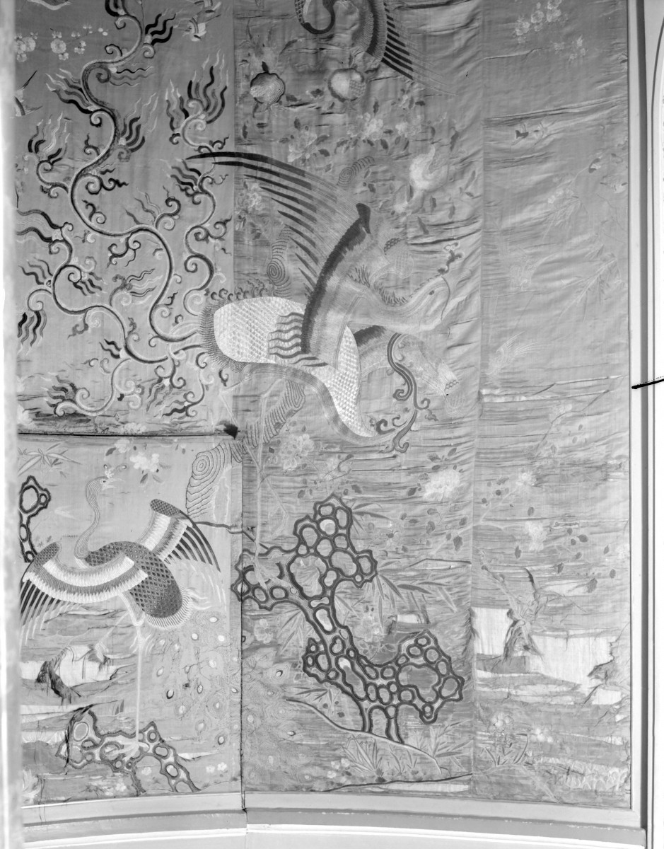 zamek magnacki Lubomirskich i Potockich - wnętrze - piętro I - Sala Kolumnowa - obicie ściany - fragment, skan 1