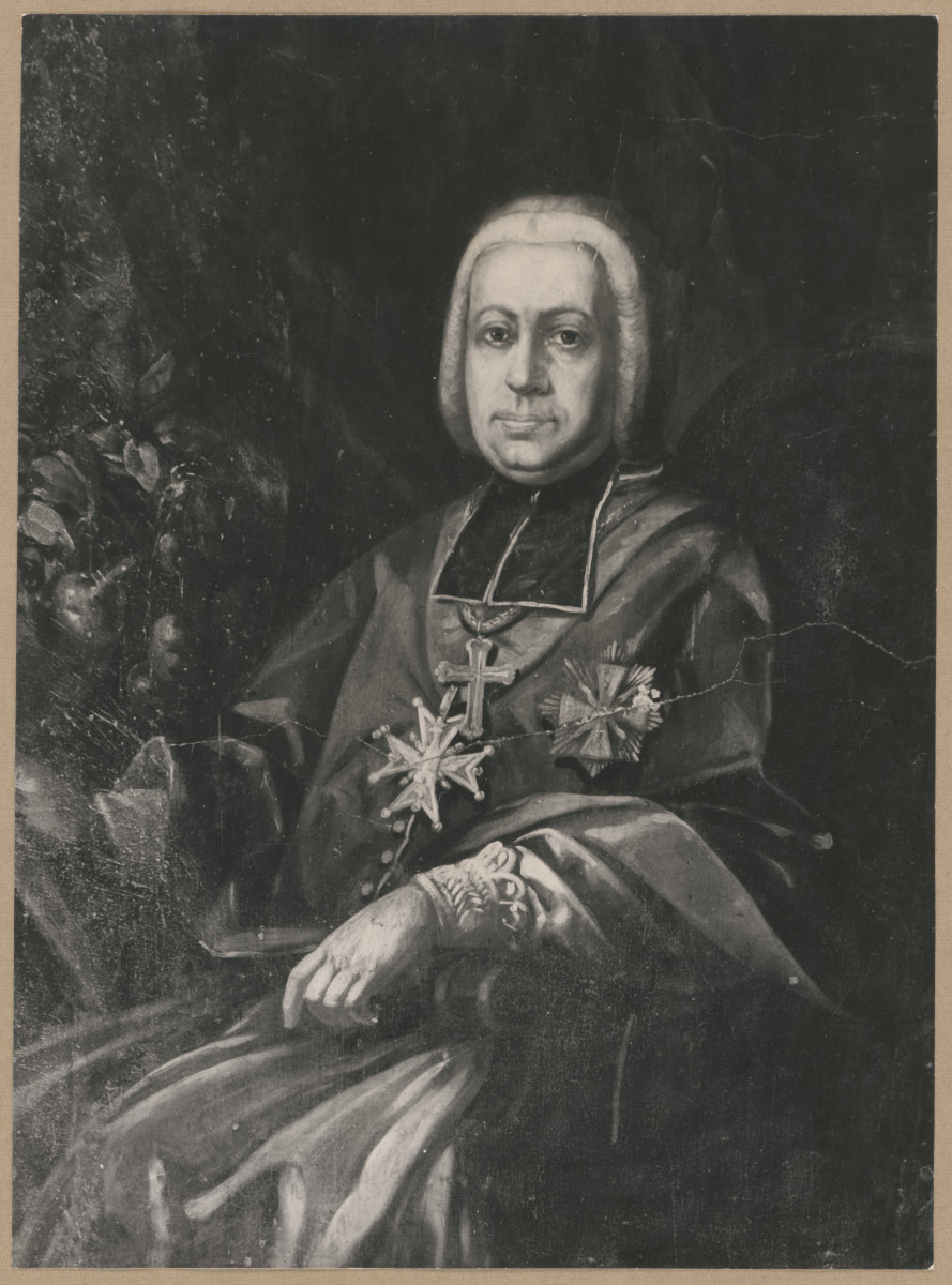 Pałac biskupów - wnętrze, d. sala jadalna, ściana wschodnia, fryz - polichromia, portret bpa Andrzeja Załuskiego, skan 1