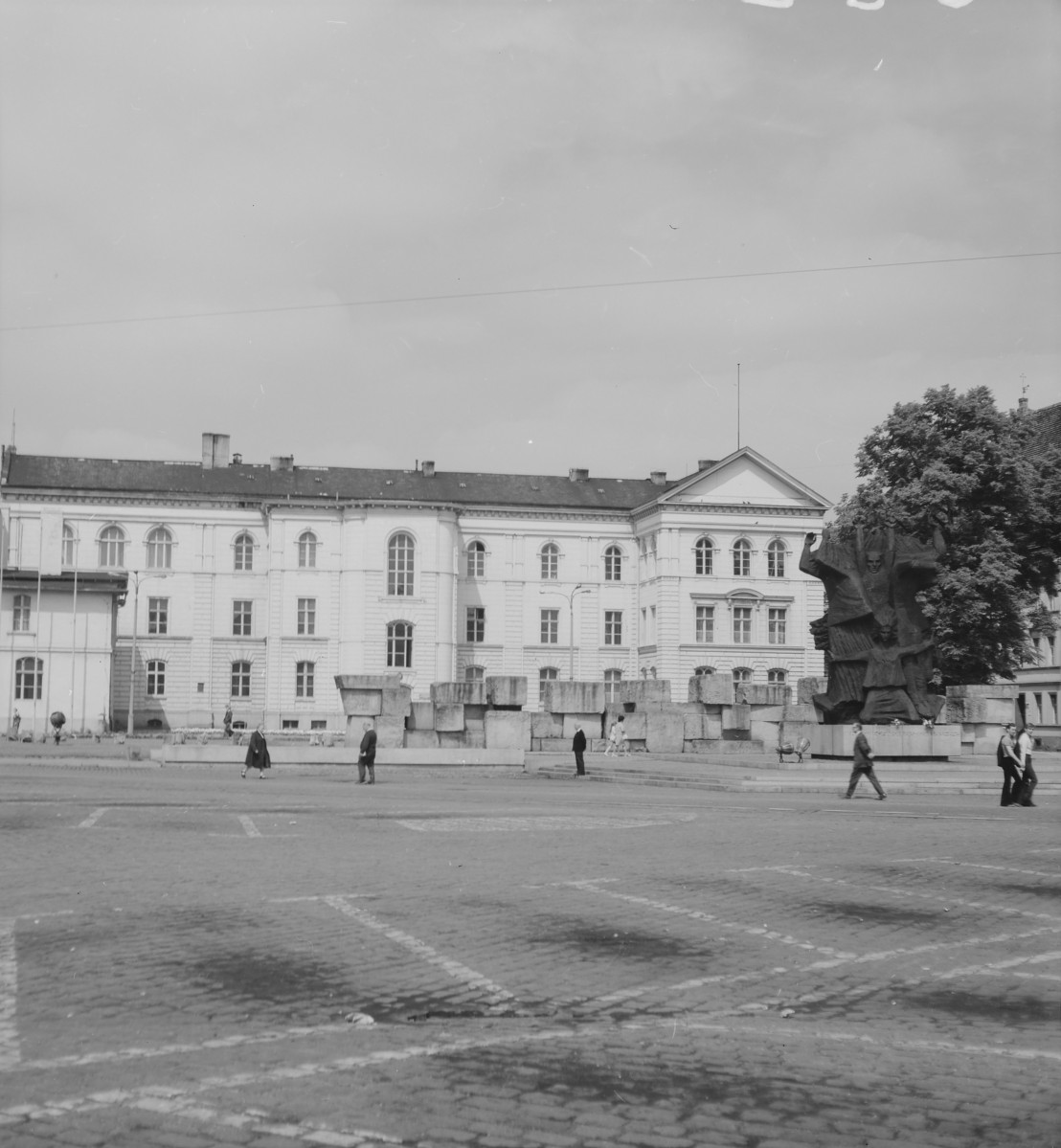 Kolegium Jezuickie - widok ogólny, elewacja, skan 1