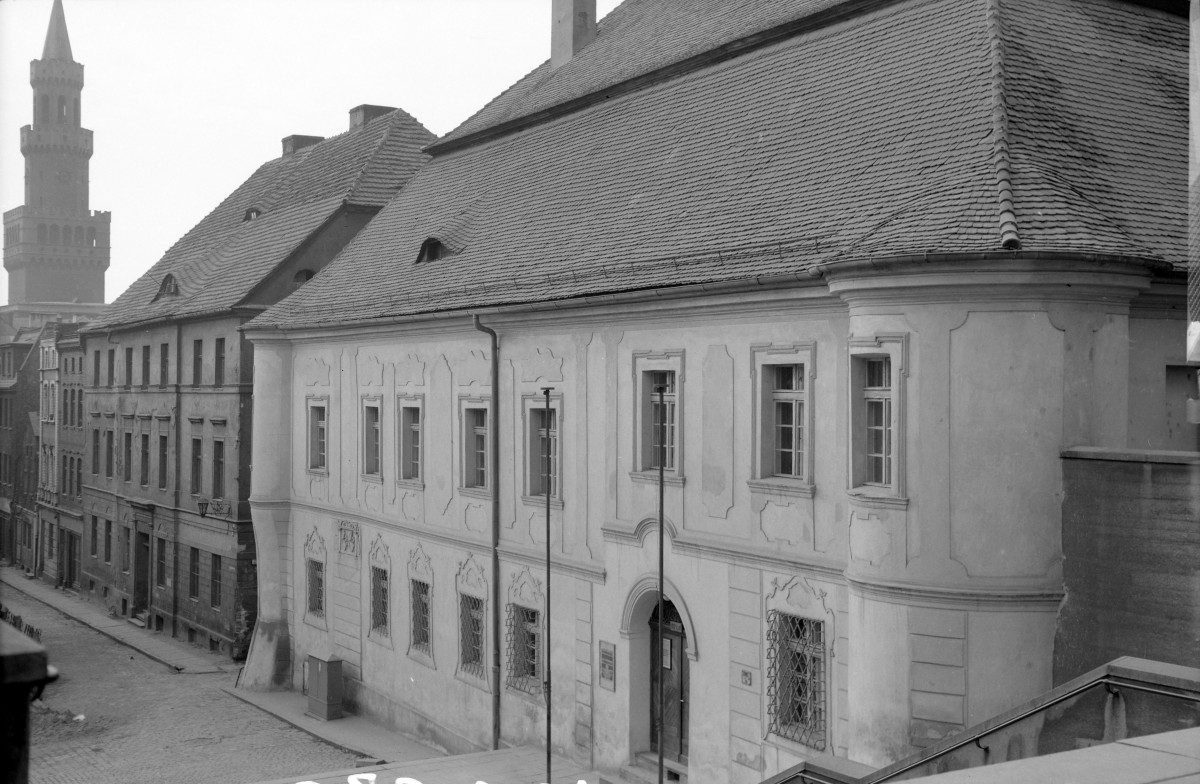 kolegium jezuickie, ob. Muzeum Śląska Opolskiego - elewacja frontowa, skan 1