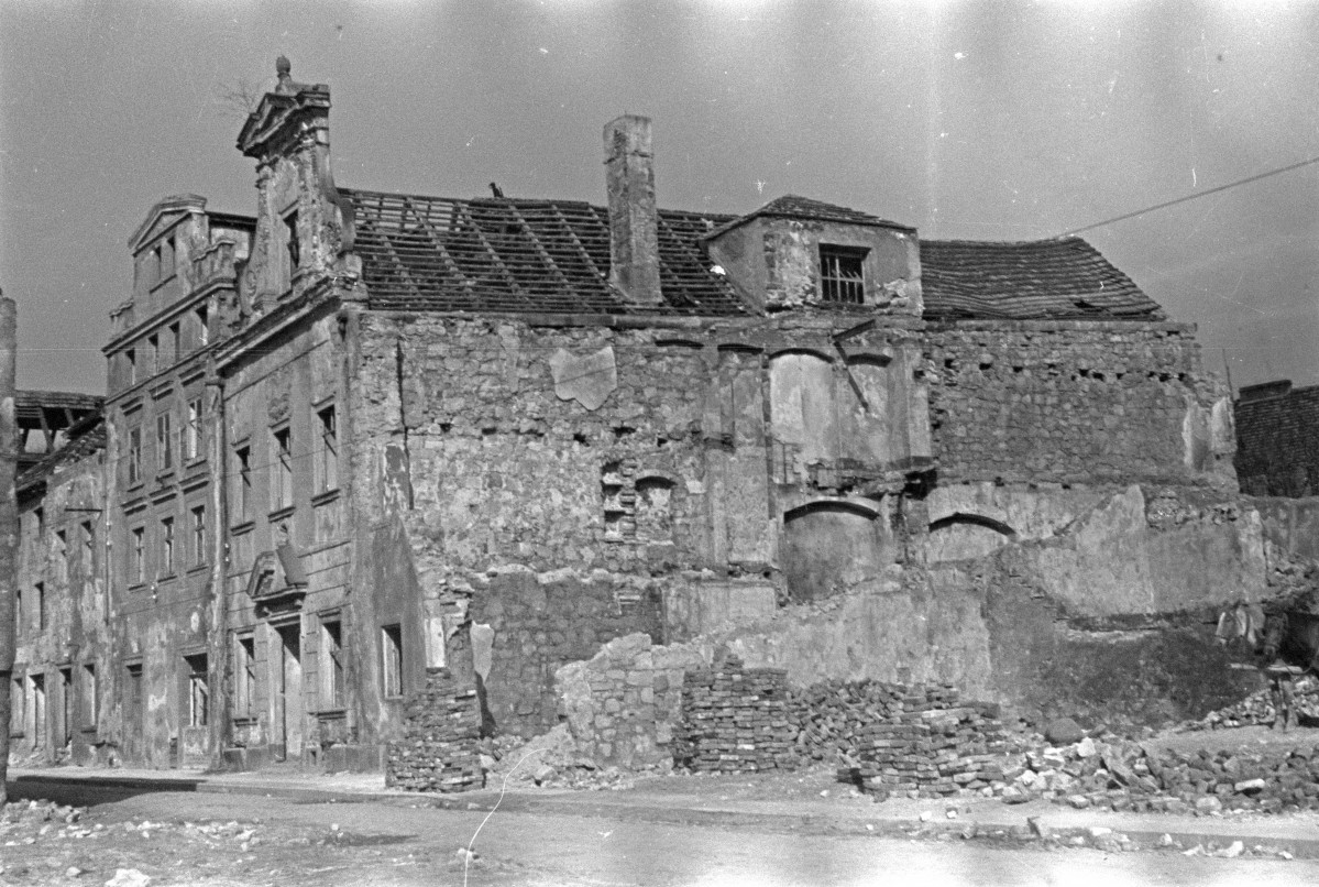 rynek - kamienice - elewacje, skan 1