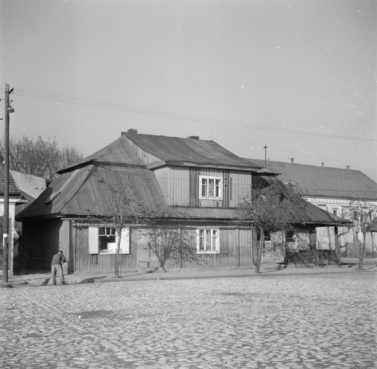 dom drewniany - elewacja frontowa, skan 1