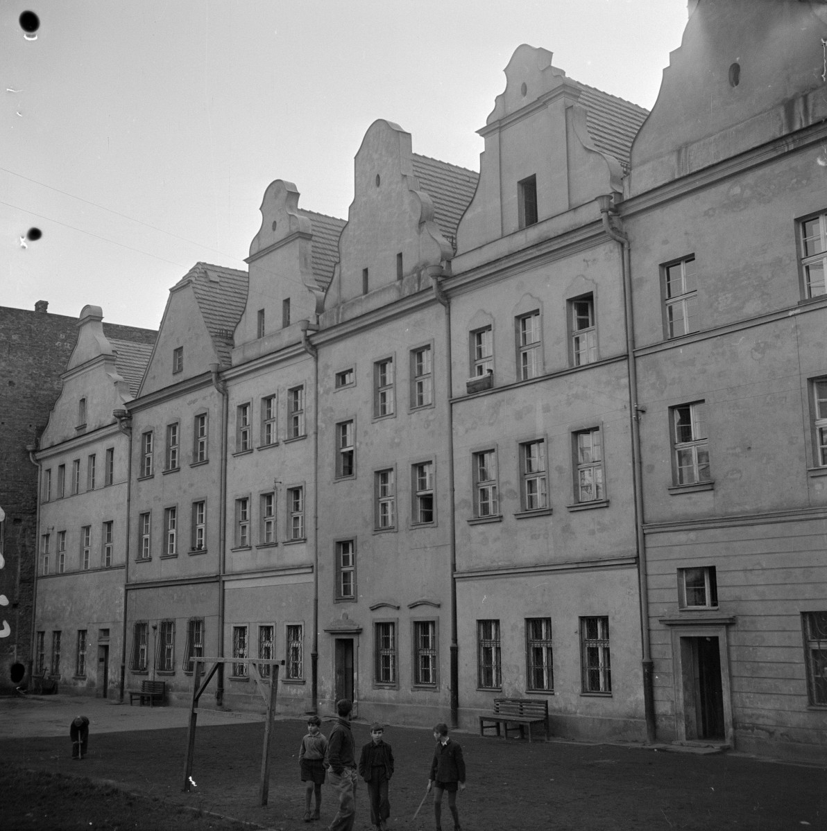 kamienica - elewacja od podwórka, skan 1