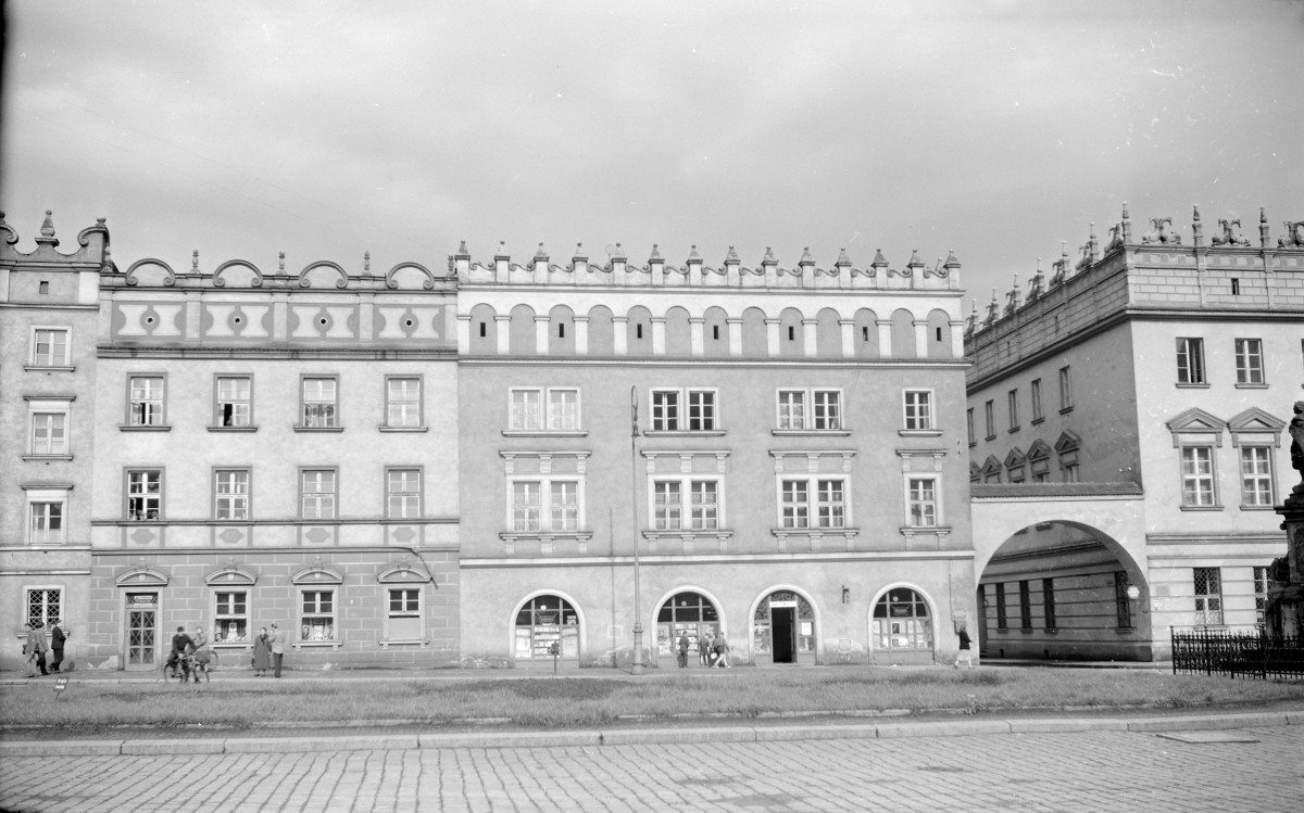 kamienice, rynek - elewacje frontowe, skan 1