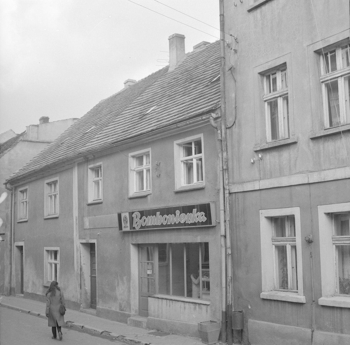 Zabudowa miejska. Kamienica, elewacja frontowa., skan 1