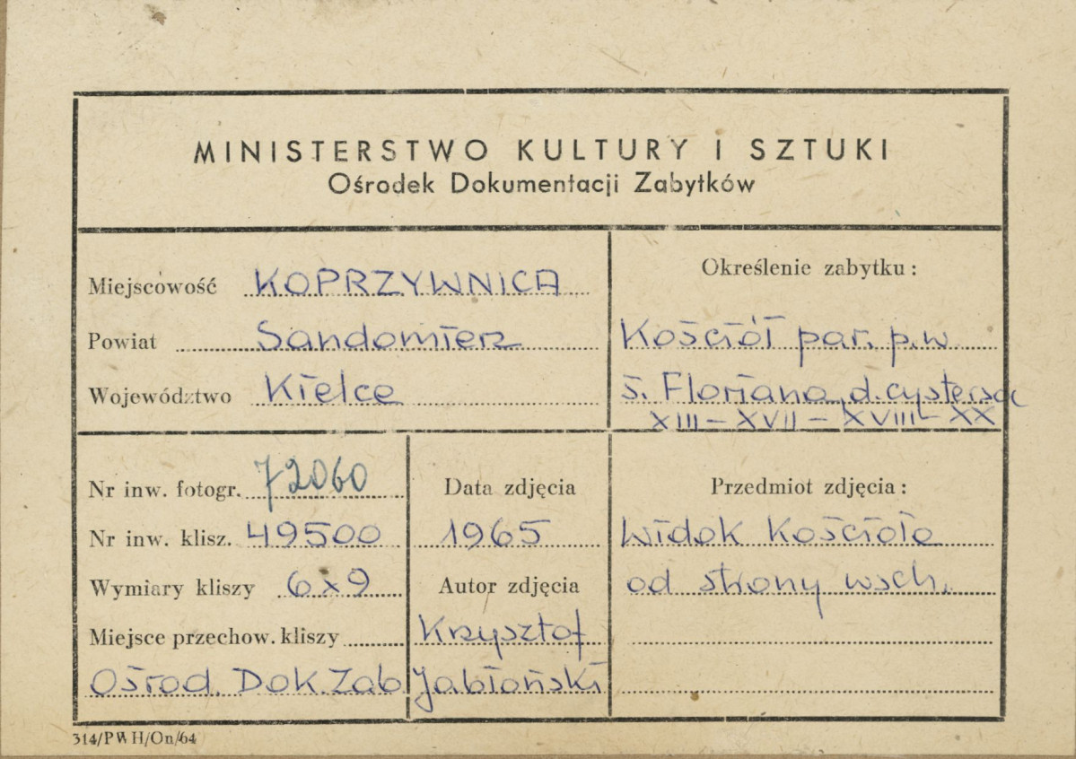 Zespół klasztorny - widok ogólny kościoła od strony płd-wsch.  - metryczka, skan 1