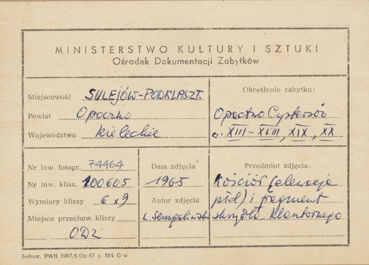 Zespół opactwa cystersów - widok od płd. - zach. na kościół i skrzydło wsch. klasztoru - metryczka, skan 1