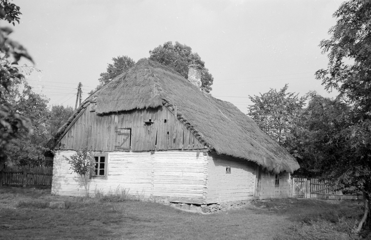 chałupa nr 60 - widok od strony dziedzińca, skan 1