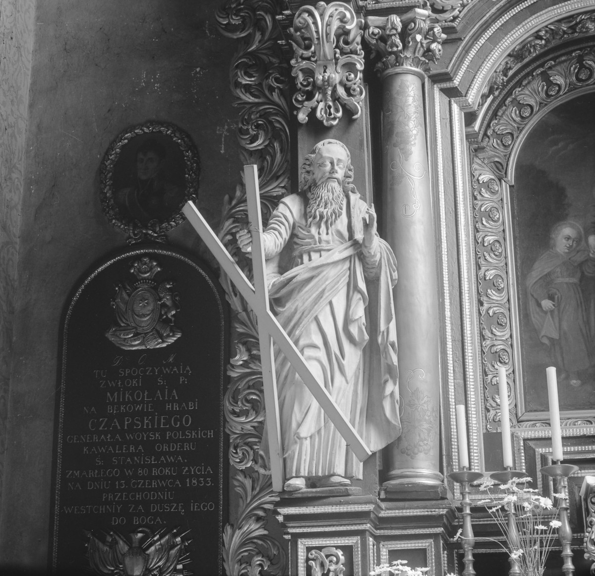 kościół parafialny pw. św.św. Marcina i Mikołaja - rzeźba Św. Andrzeja w ołtarzu św. Józefa, skan 1