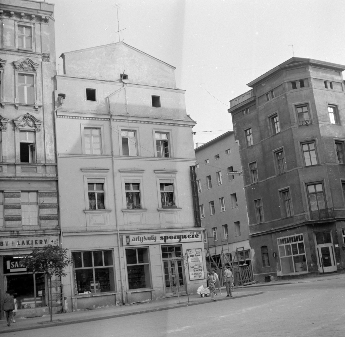 kamienica - elewacja frontowa, skan 1