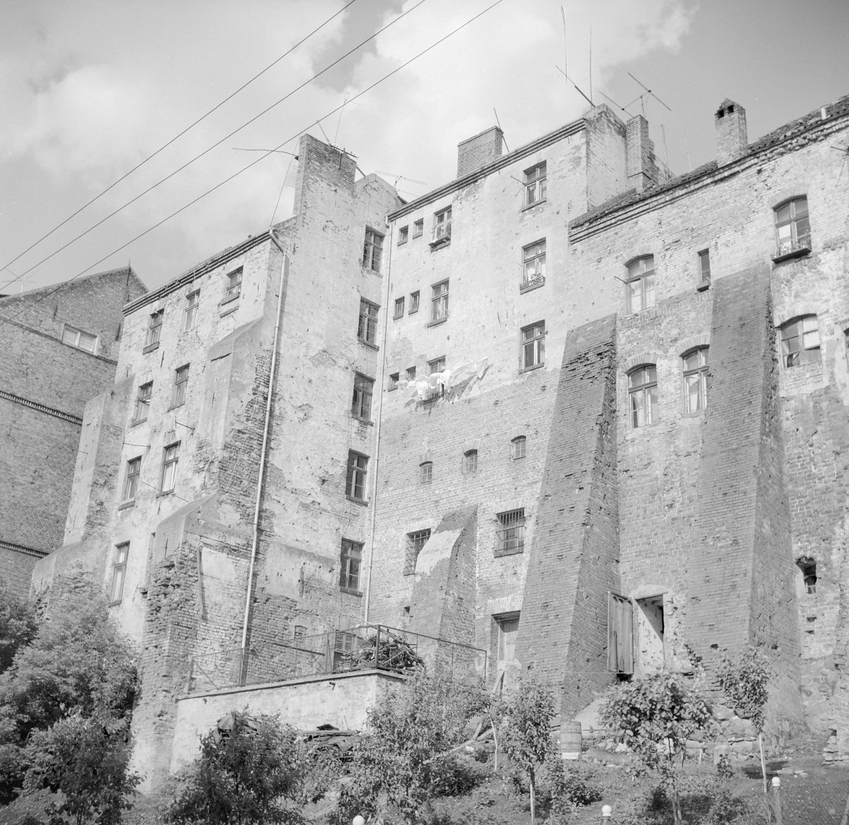 Zespół spichrzy gotyckich - elewacja, skan 1