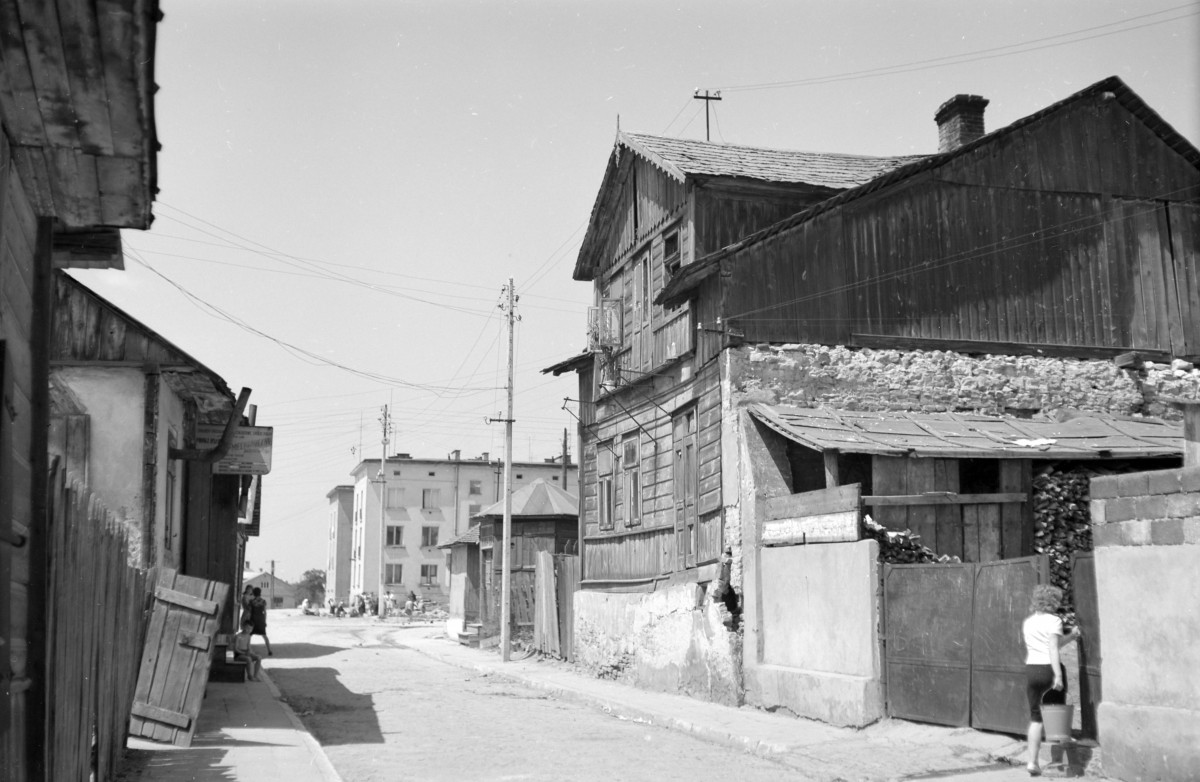 Uliczka i zabudowa miejska, skan 1