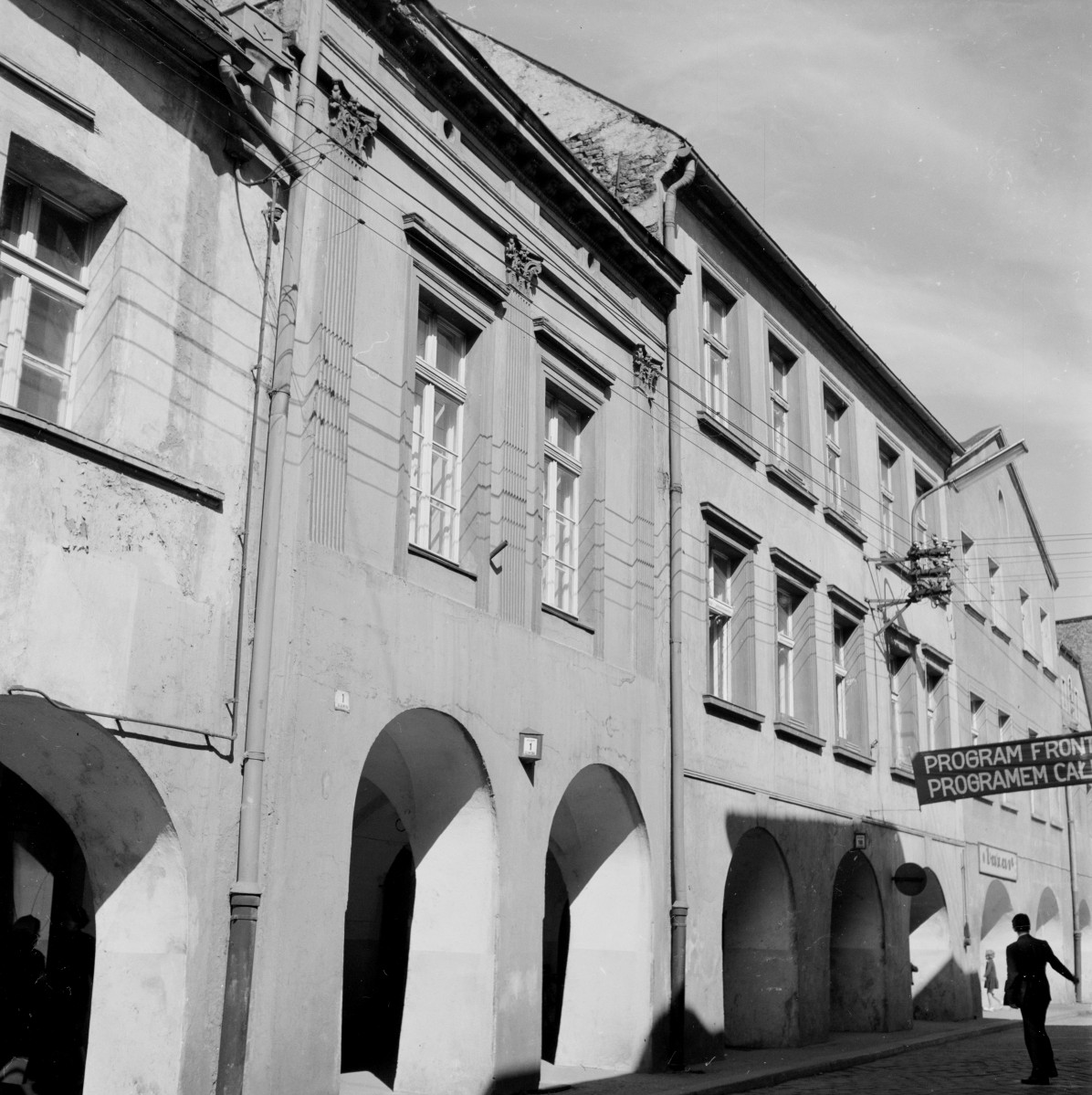 kamienica - elewacja frontowa, skan 1
