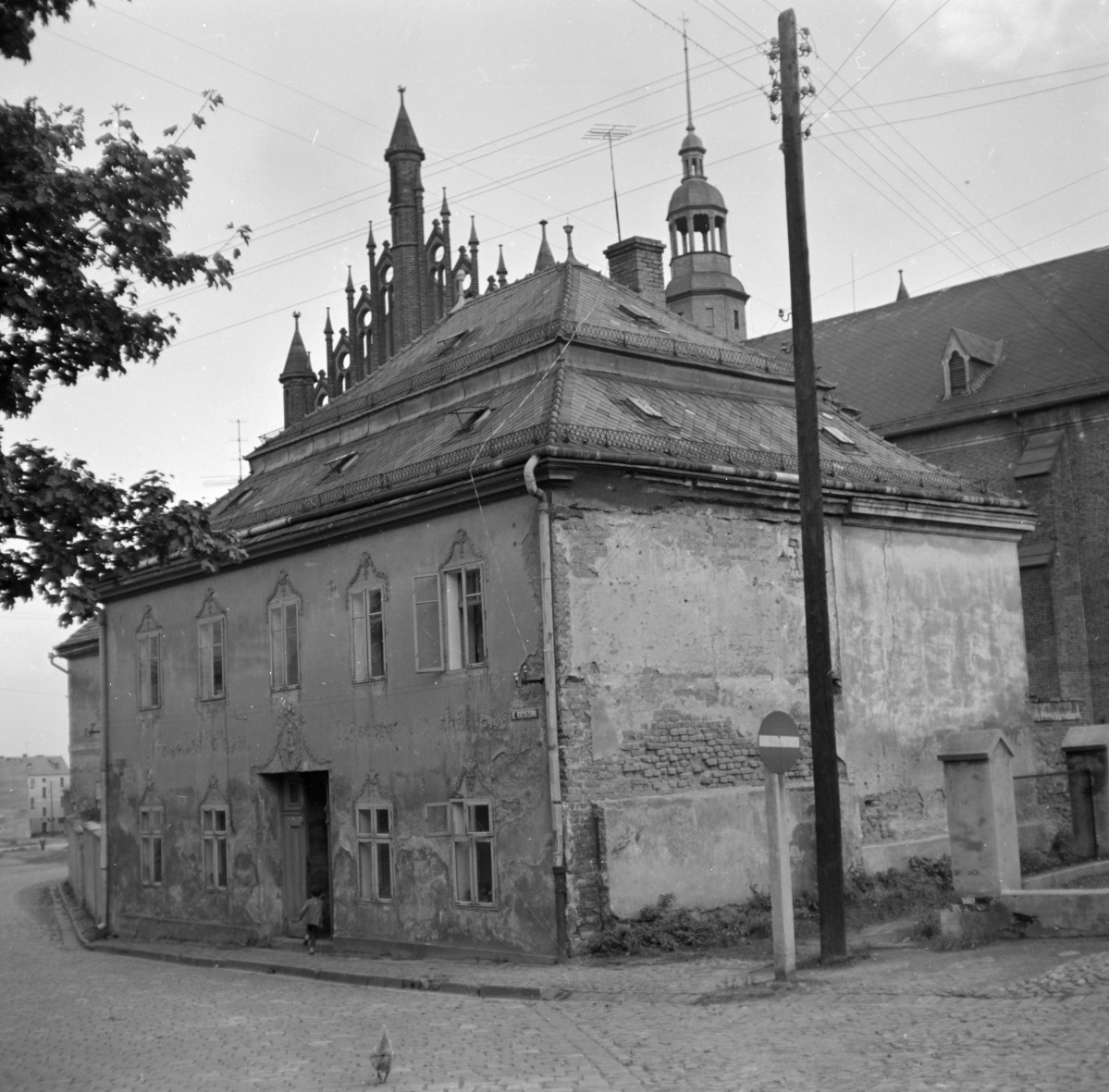 dom - elewacja od podwórza, skan 1