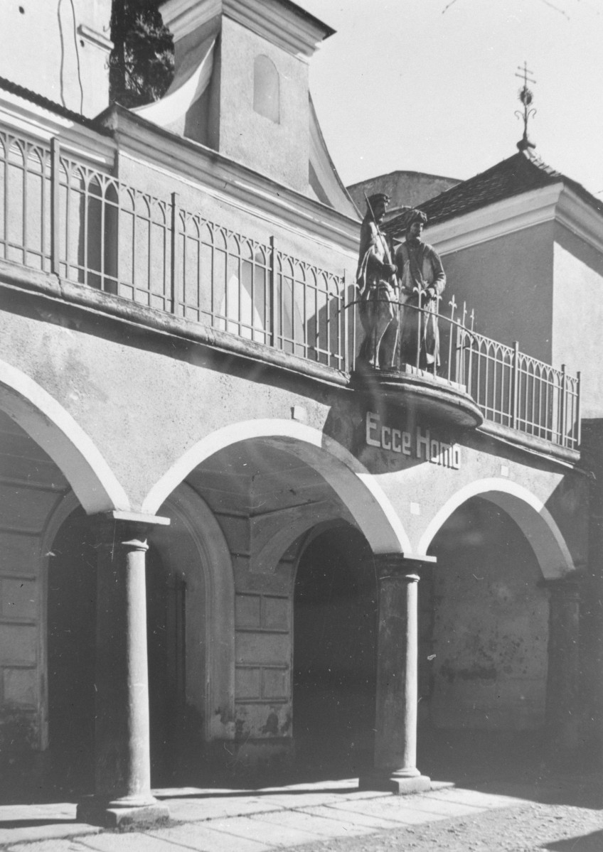 kościół pw. Nawiedzenia NMP - kalwaria wambierzycka - Droga Krzyżowa - Stacja 30 - Sąd Piłata nad Jezusem, skan 1