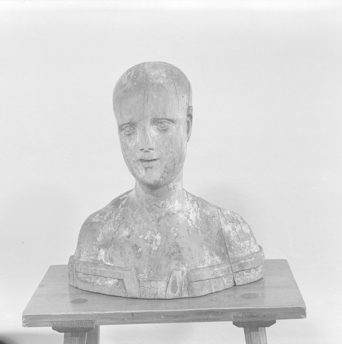 klasztor ss. Mniszek Benedyktynek - zbiory - rzeźba herma, Włochy z XV / XVI w., skan 1