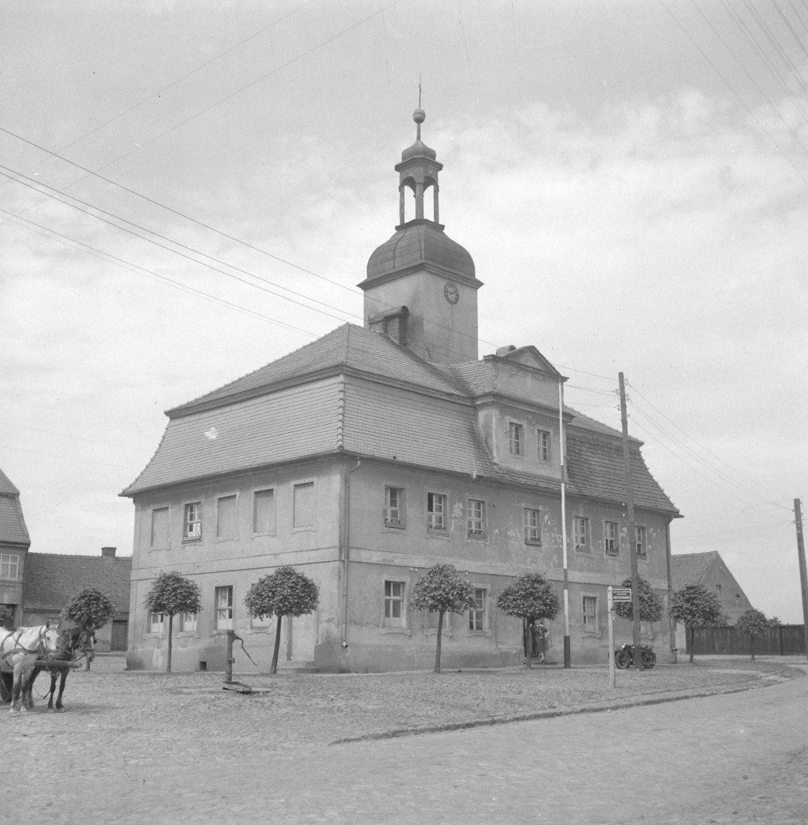Ratusz - widok ogólny, skan 1