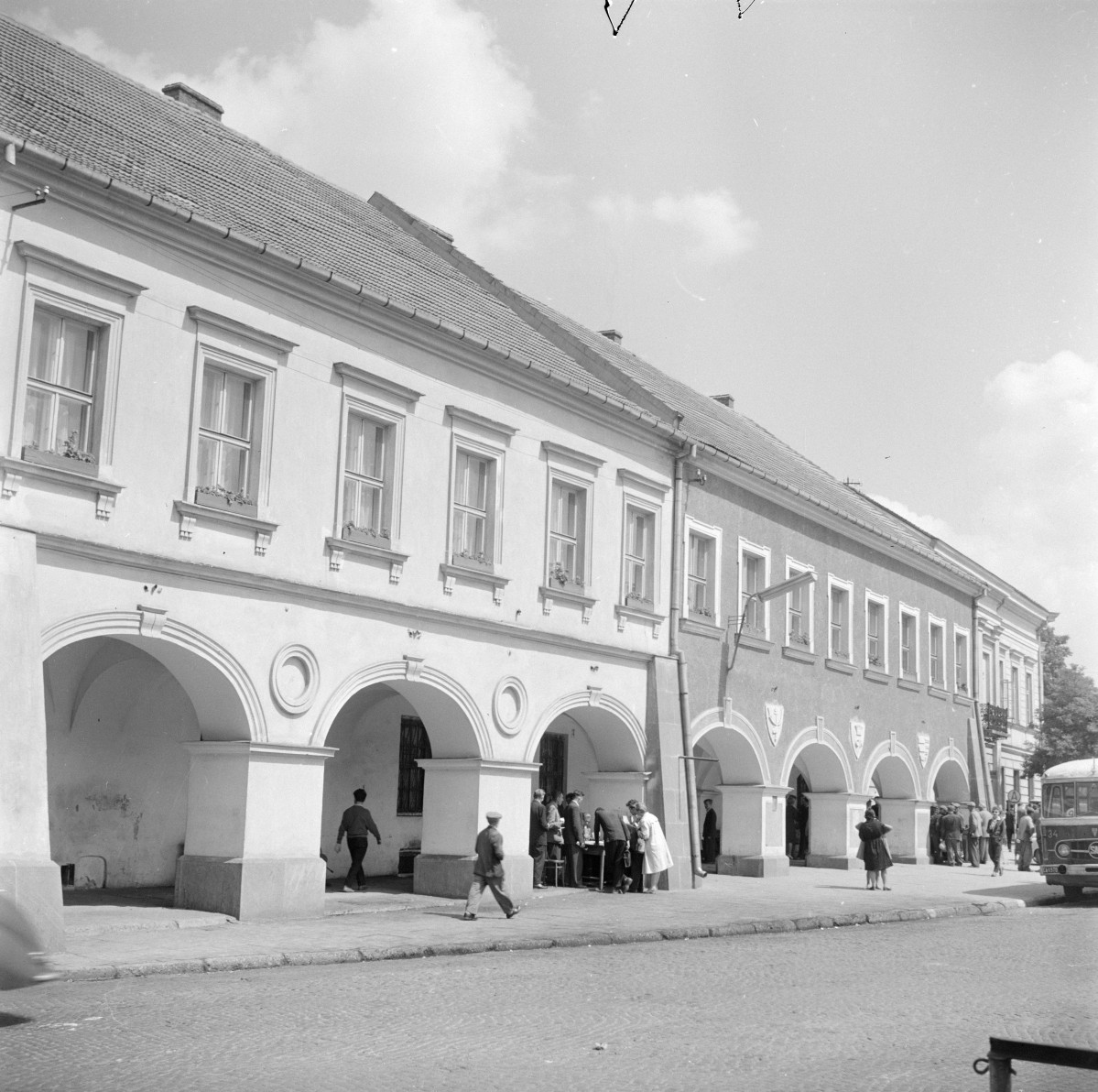 kamienica Tomkiewiczów - fronton, skan 1