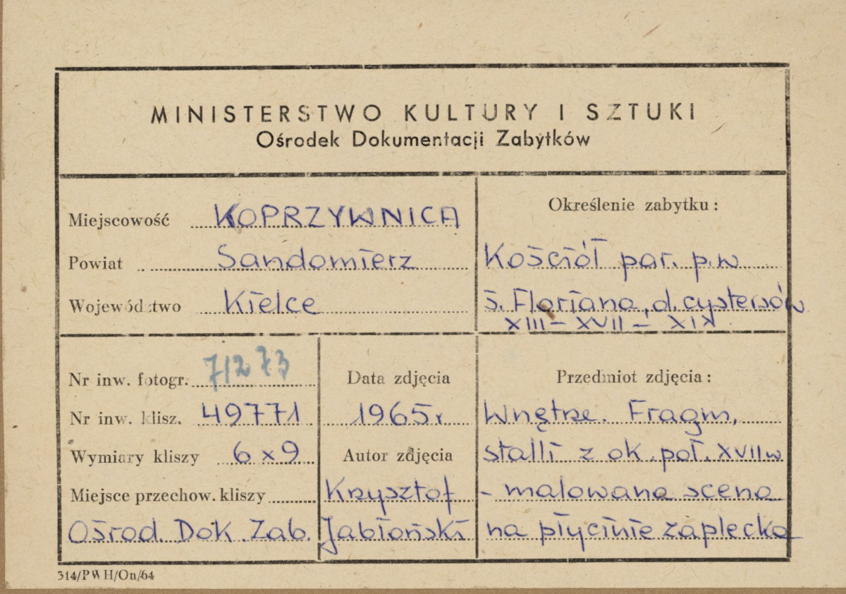 Zespół klasztorny - kościół, wnętrze, fragment stalli - malowana scena na płycinie zaplecka - metryczka, skan 1