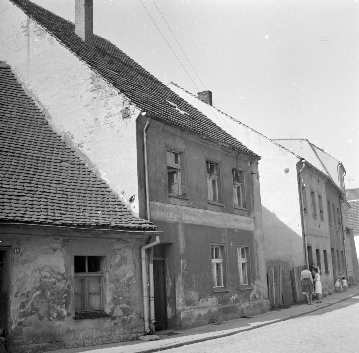 kamienica, ul. Matejki 12 (na kopercie był nr 6) - elewacja frontowa, skan 1