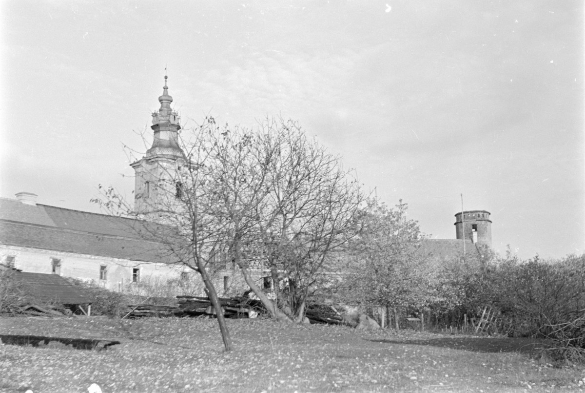 Opactwo Cystersów - baszta bramna krakowska, skan 1