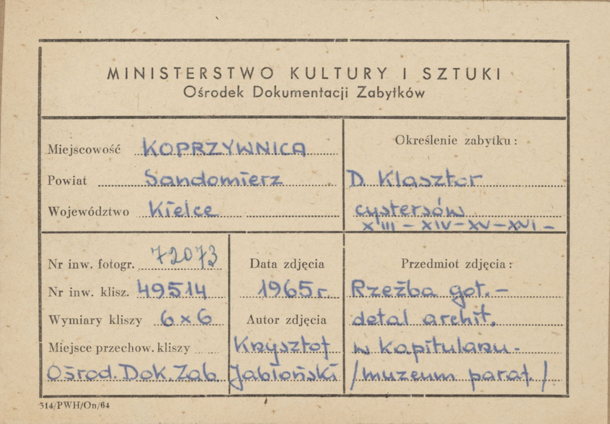 Zespół klasztorny - widok rzeźby, putto - metryczka, skan 1