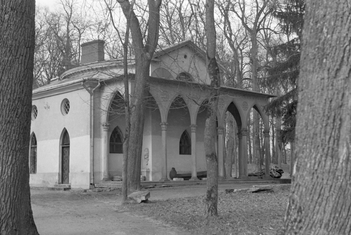 park - domek gotycki, skan 1