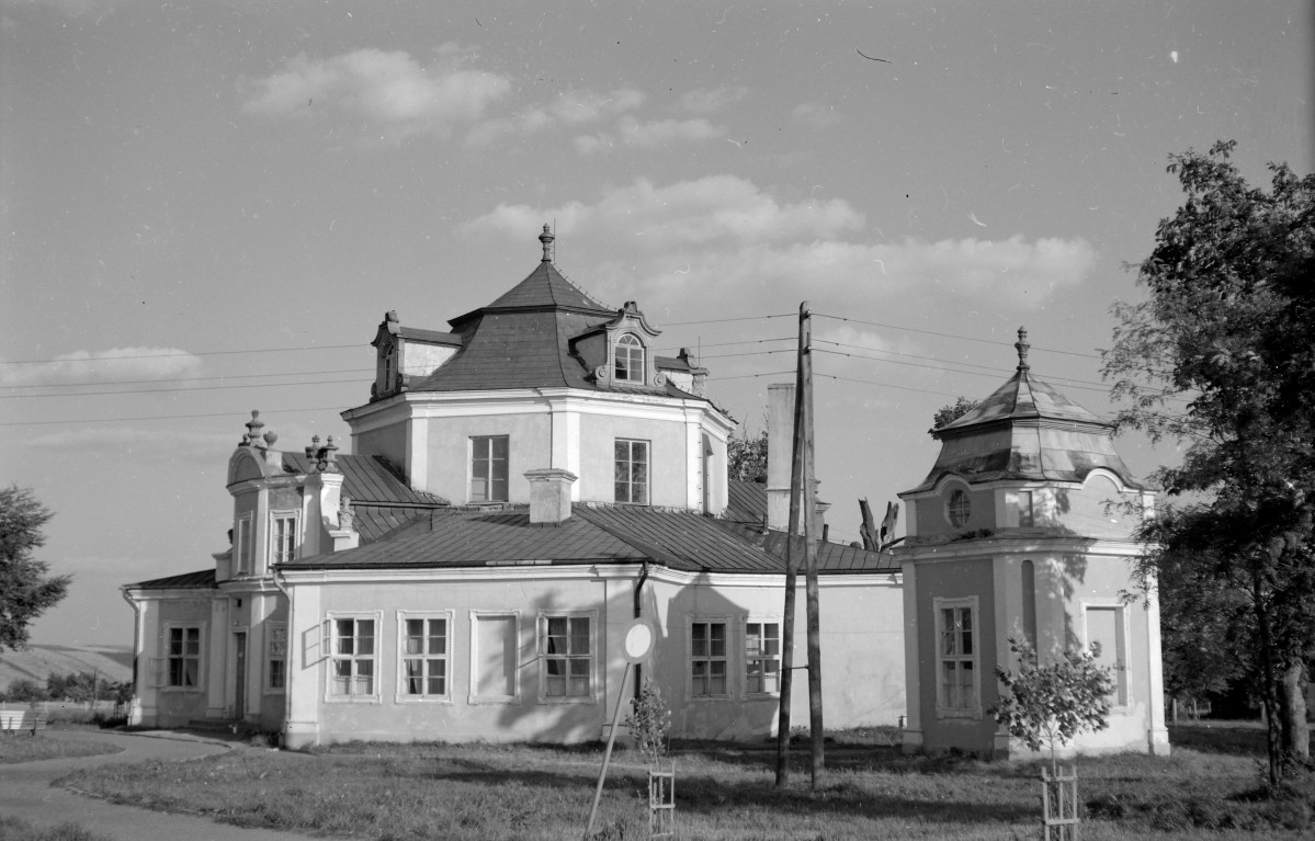 pałac - widok od północnego-zachodu, skan 1