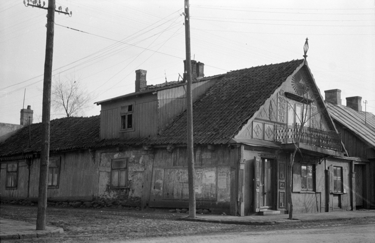 dom, ściana z ozdobionym szczytem, skan 1
