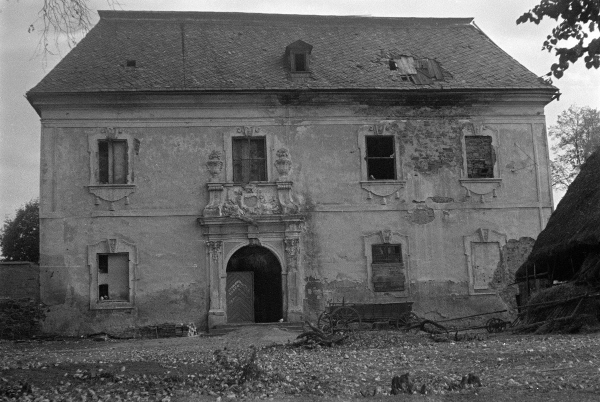 pałac - elewacja , skan 1