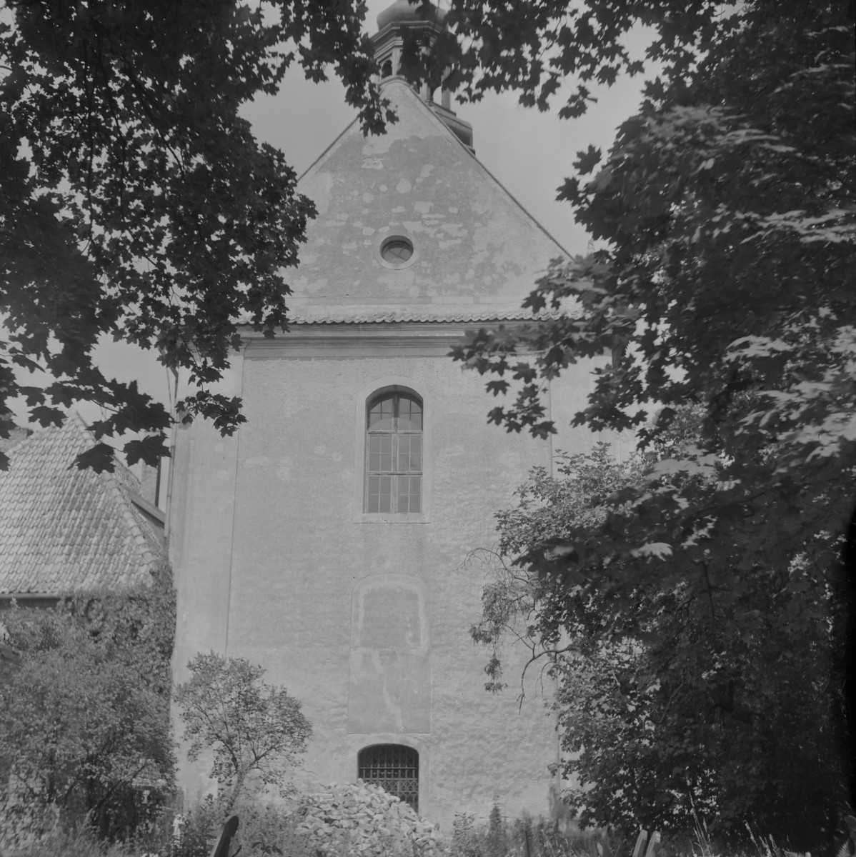 Kościół Niepokalanego Poczęcia NMP - elewacja prezbiterium, skan 1