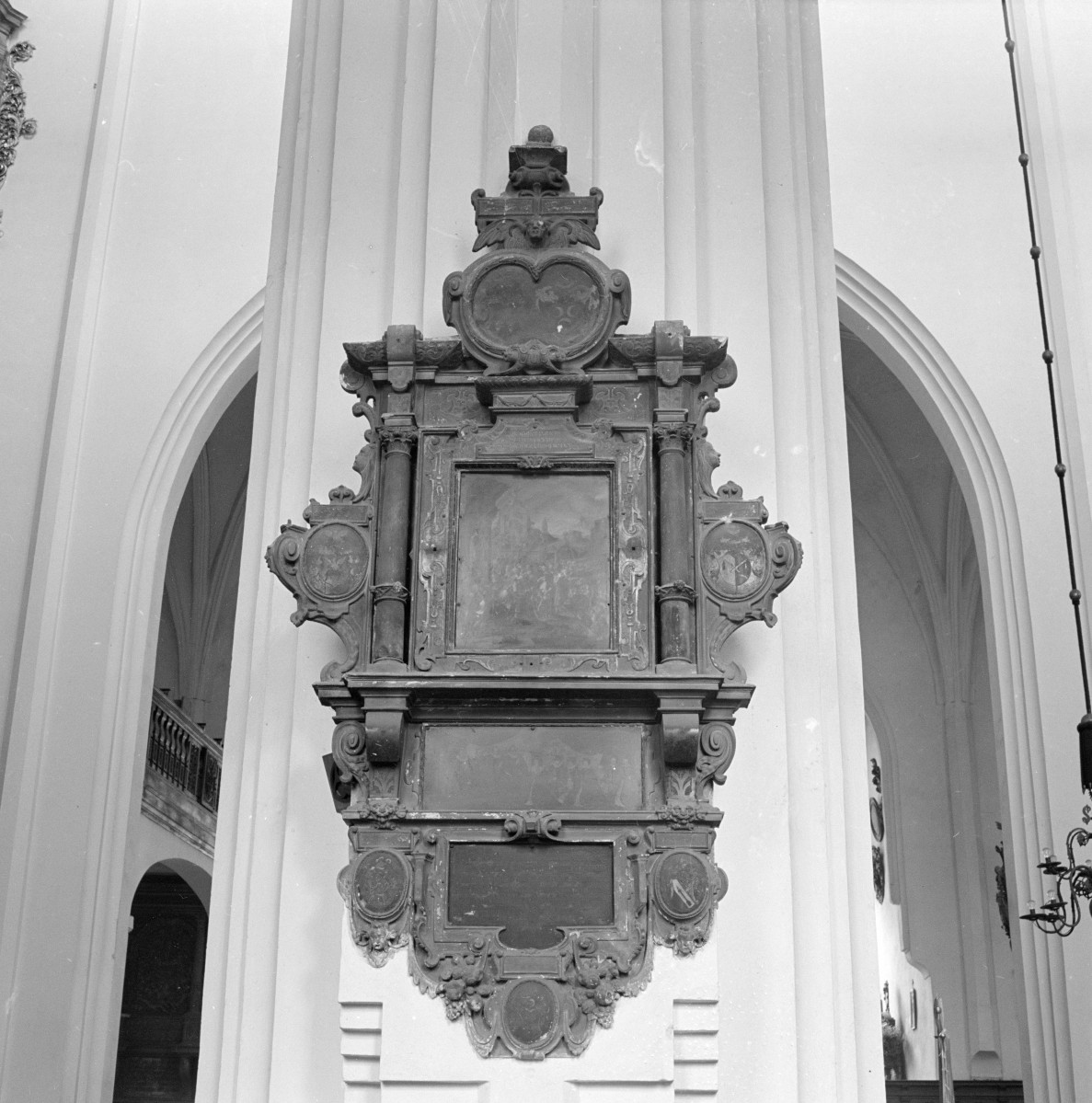 bazylika św. Elżbiety - epitafium Josepha Rindtfleischa 1598 oraz jego żon Magdaleny, Magdaleny oraz Justiny, skan 1