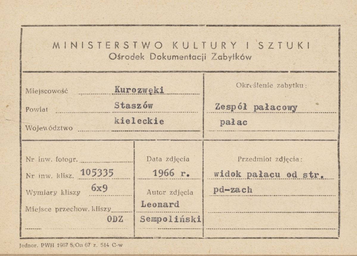 Zespół pałacowy - widok od strony zach. na elewację i taras - metryczka, skan 1