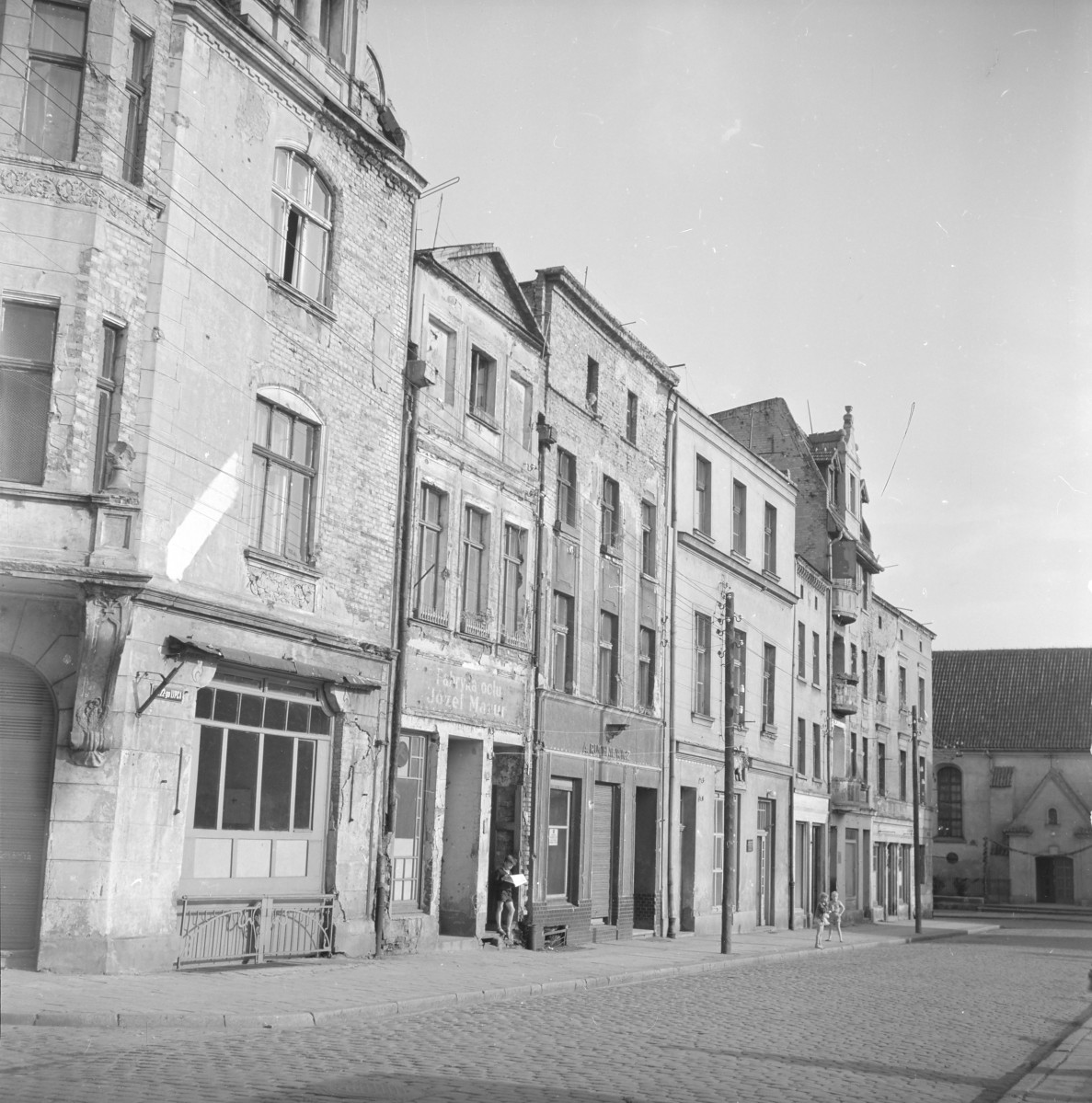 kamienice - elewacje frontowe, skan 1