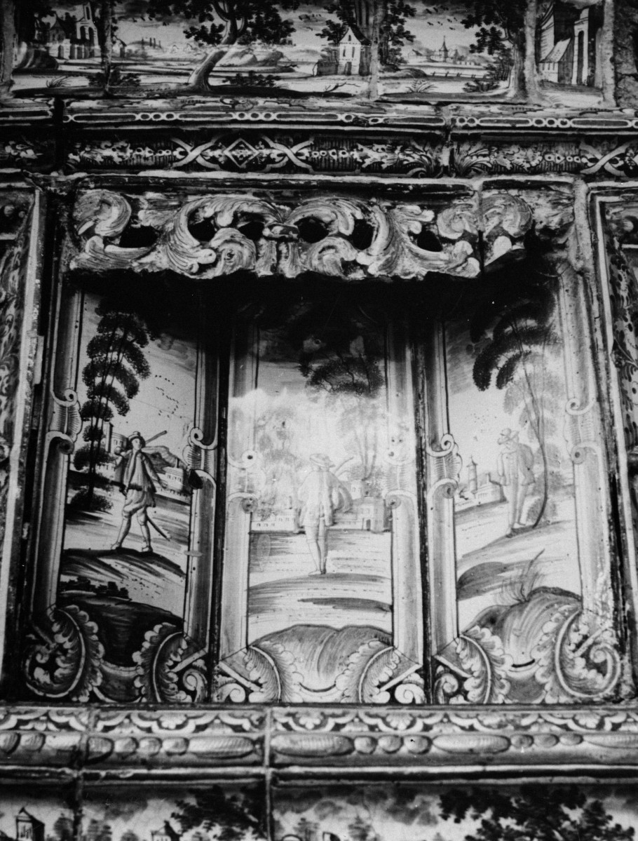 ratusz - wnętrze, fragment ozdobnego pieca, skan 1