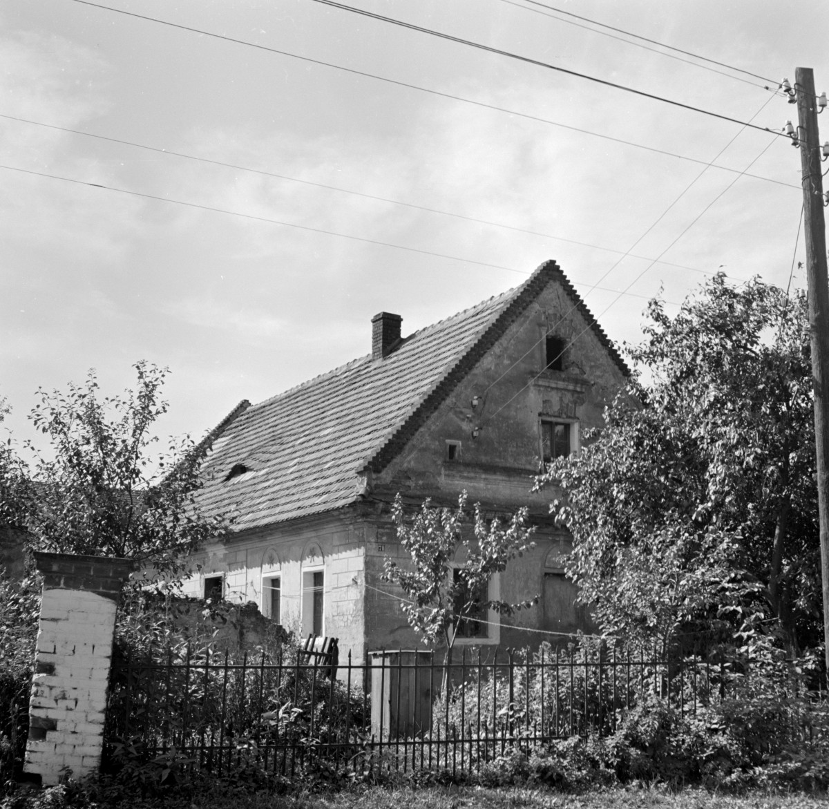 dom nr 85 (ob. 78) - elewacja szczytowa, skan 1