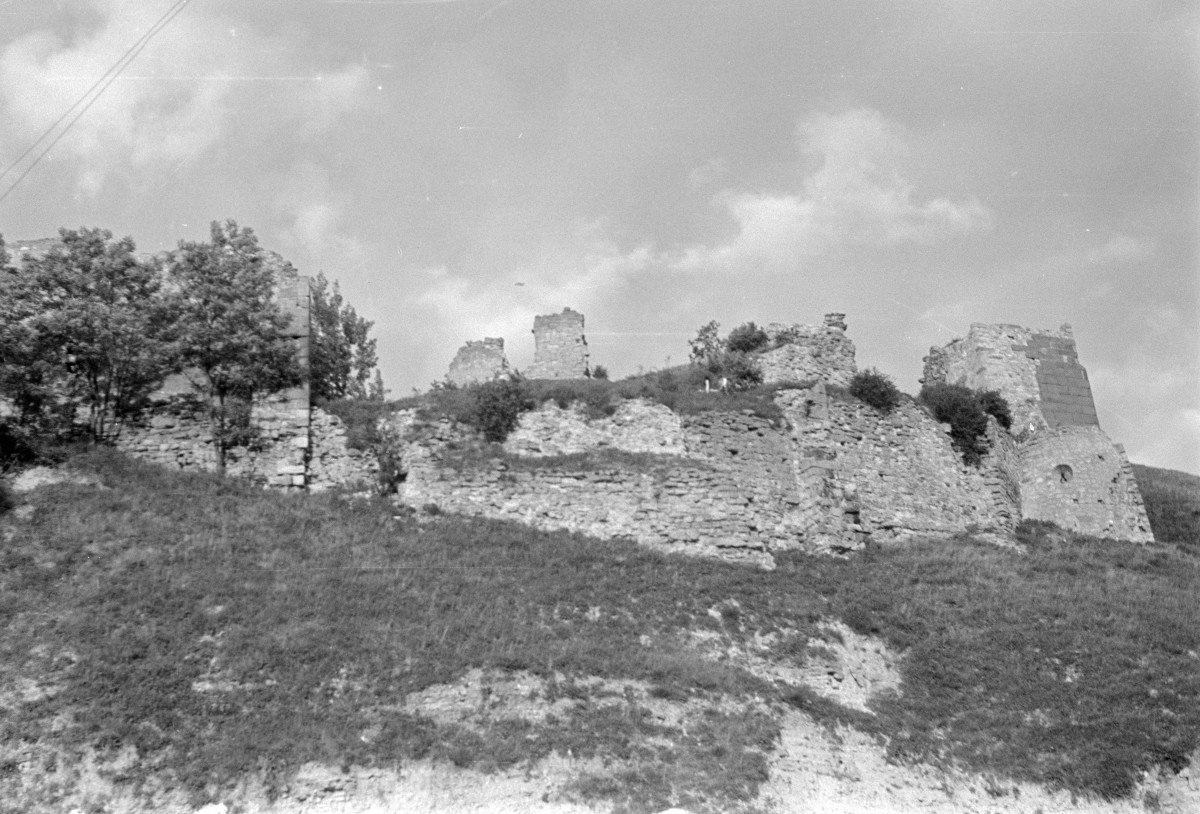 zamek - ruiny, skan 1