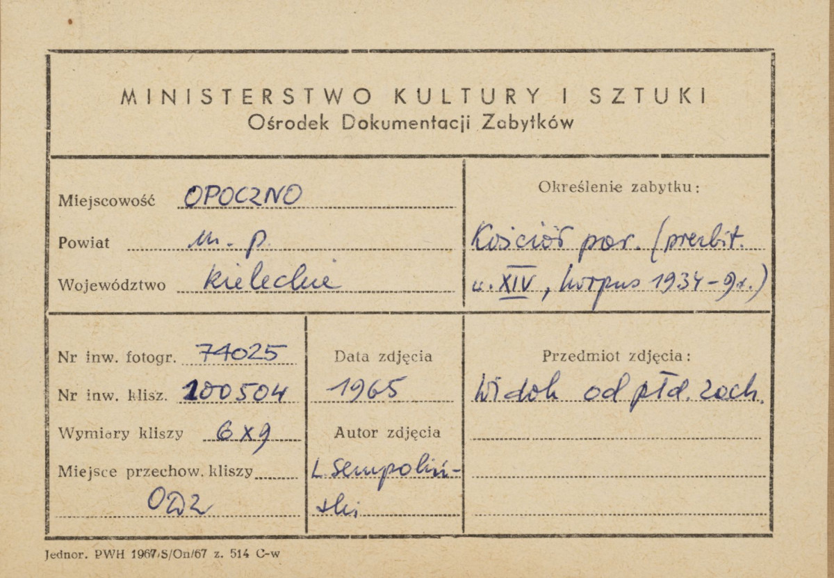 Kościół parafialny - widok na prezbiterium po przebudowie - metryczka

 , skan 1