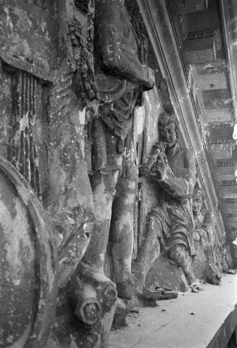 Teatr Wielki - tympanon, skan 1