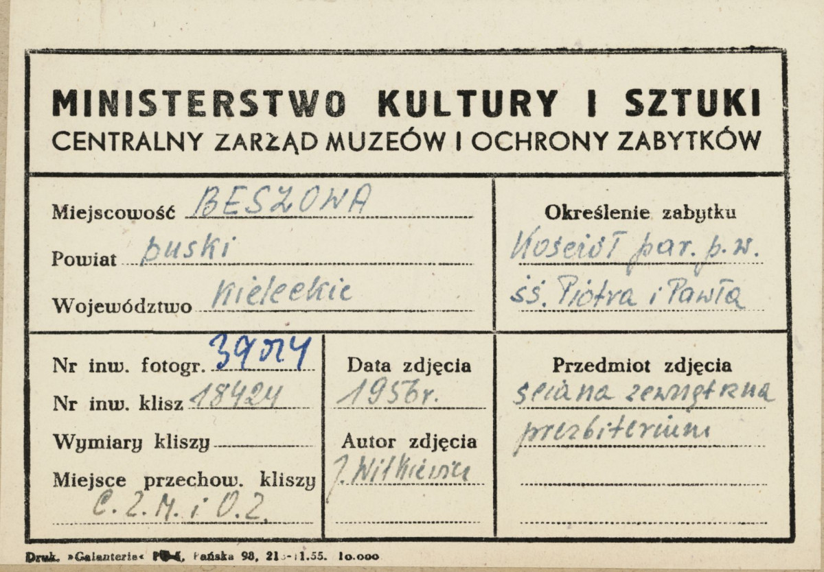 Kościół parafialny - fragment ściany zewnętrznej prezbiterium - metryczka, skan 1