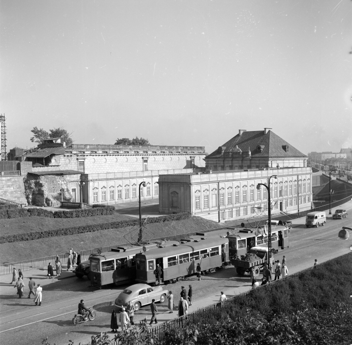 Aleja Solidarności oraz odbudowa Pałacu Pod Blachą, skan 1