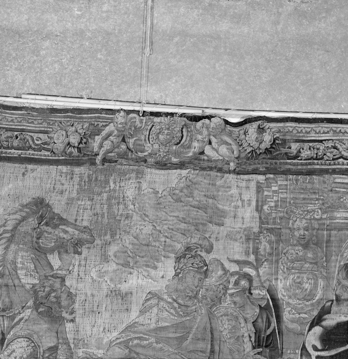 Muzeum Narodowe - Tapiseria. "Scypion Afrykański przyjmujący hołd Kartagińczyków". ok. 1630 rok. Autor Jakub Geubels Młodszy. Fragment bordiury., skan 1