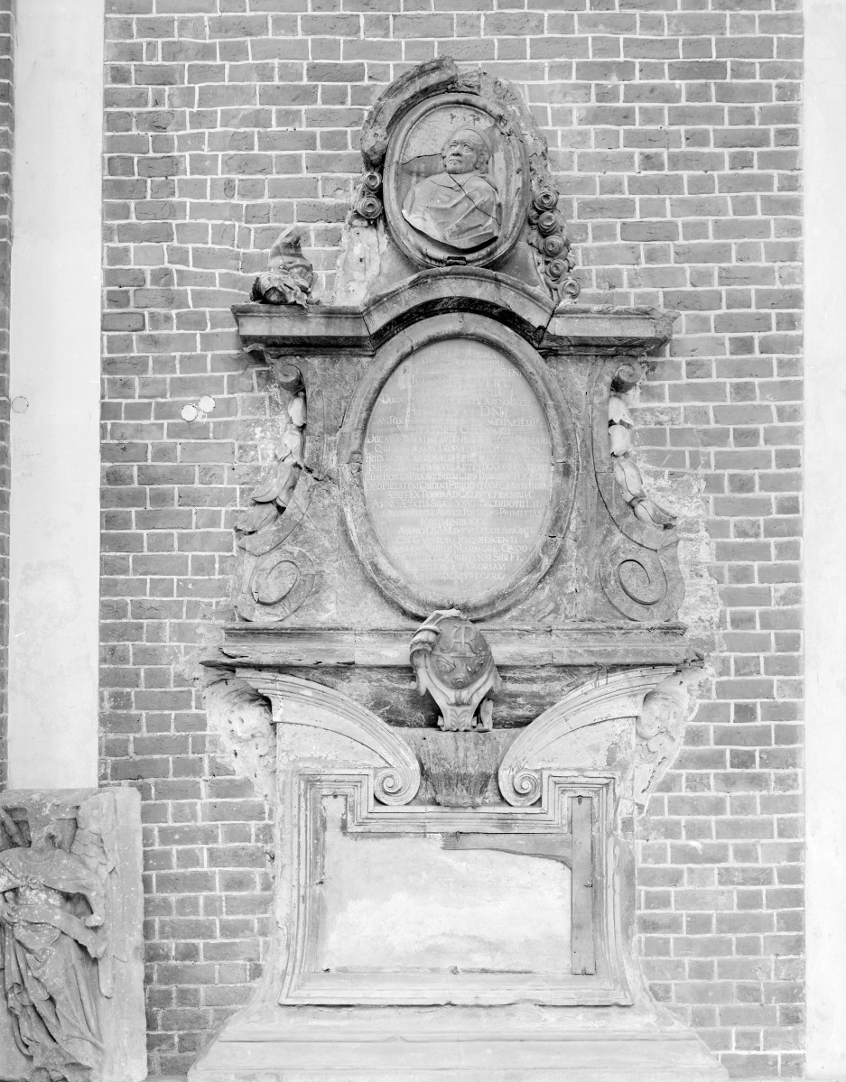 Kościół Najświętszej Marii Panny - wnętrze: epitafium opata Johannesa Siverta z ok. 1700-1706 r., skan 1