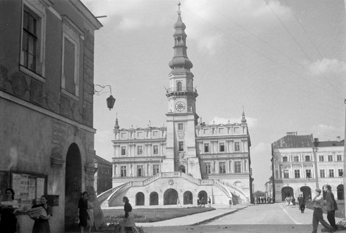 ratusz - elewacja frontowa, skan 1