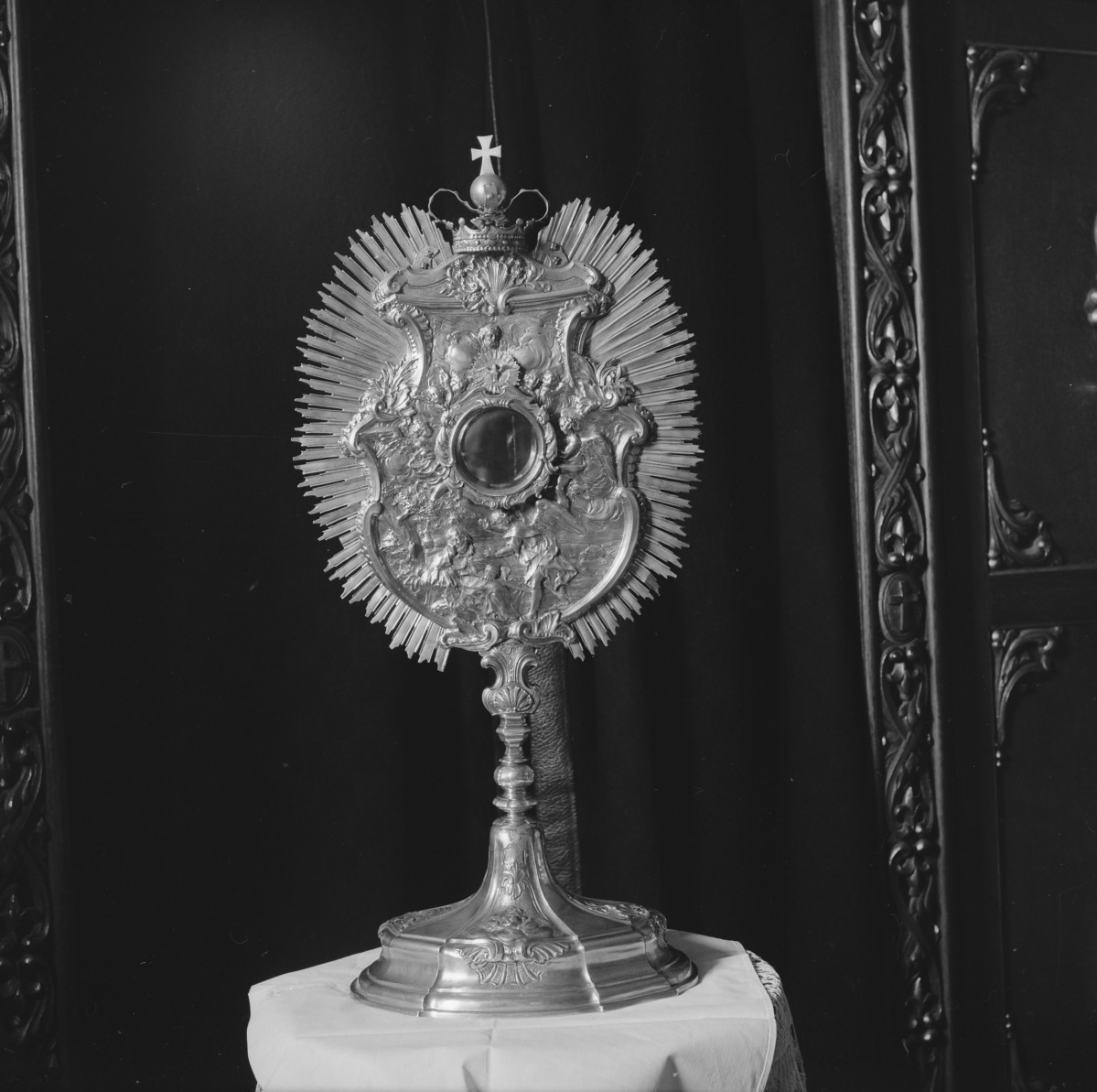 kościół parafialny pw. św.św. Marcina i Mikołaja - monstrancja Schlaubitza I, skan 1