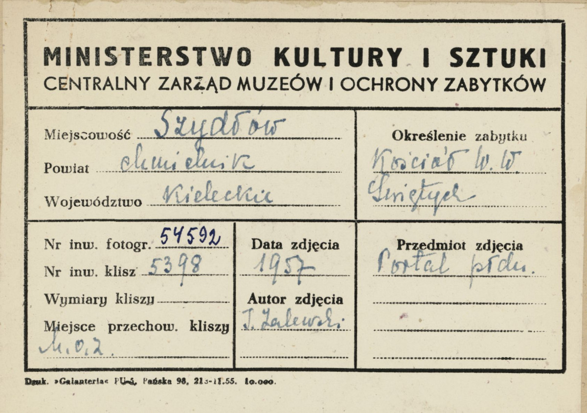 Kościół filialny - widok na portal w elewacji płd. - metryczka, skan 1