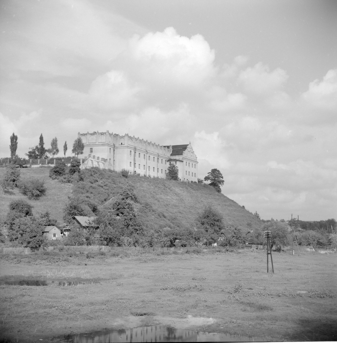 kolegium jezuickie Collegium Gostomianum - widok zewnętrzny, skan 1