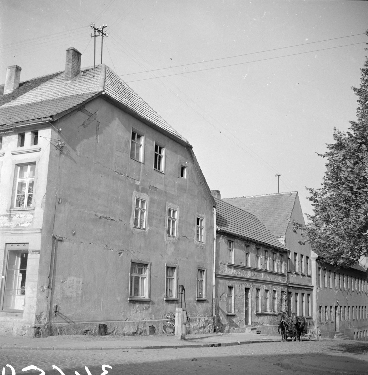 dom - elewacja frontowa, skan 1