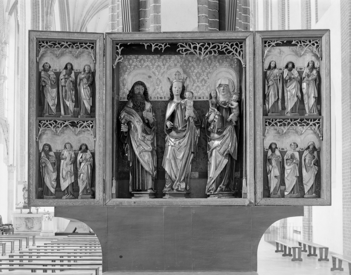 Kościół Najświętszej Marii Panny - wnętrze: Pentaptyk matki Boskiej, św. Andrzeja. i św. Anny., skan 1