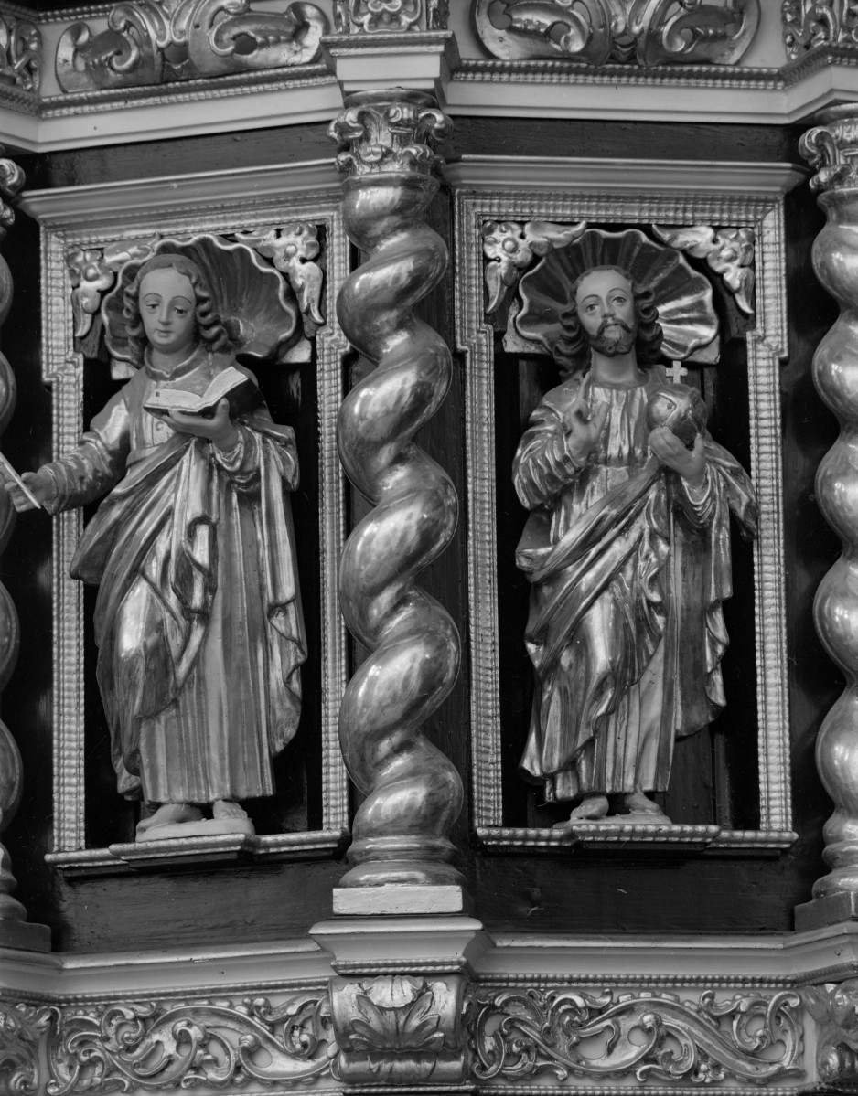 sanktuarium św. Jadwigi Śląskiej - kościół: kaplica św. Jadwigi -  Tzw. "polska ambona", korpus ambony, skan 1